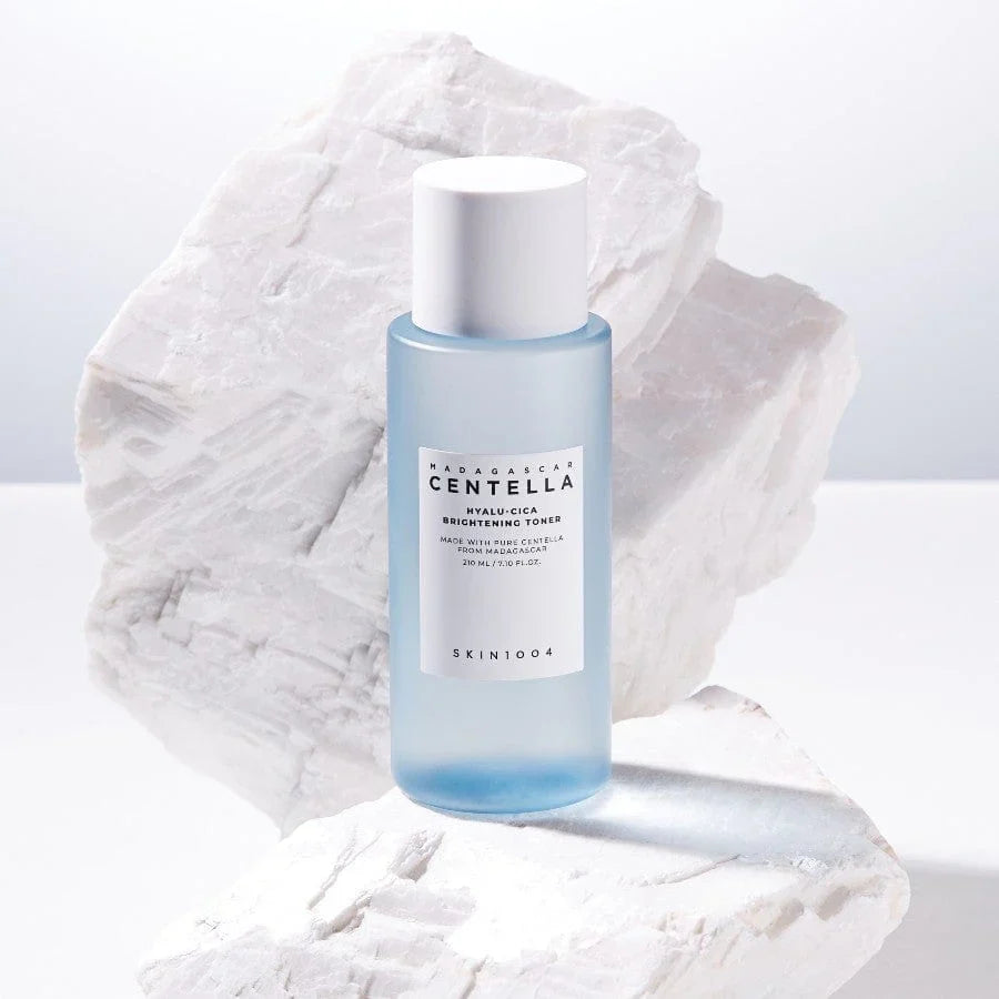 Skin1004 Madagascar Hyalu-Cica Brightening Toner 210ml